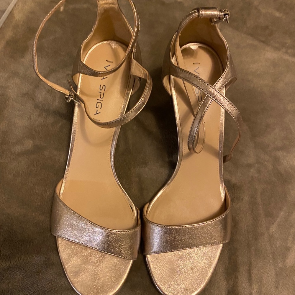 Like New Shoes - Picture 4 of 5